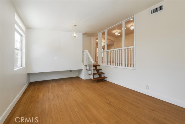 164 S Berkeley Avenue, Pasadena CA: https://media.crmls.org/medias/f073f500-876a-47f8-a66a-f873e251c2b8.jpg
