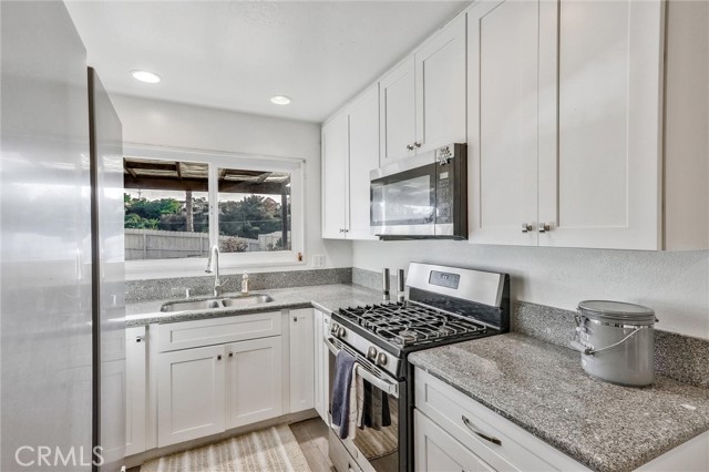 4657 Chateau Place, San Diego CA: https://media.crmls.org/medias/f0747c4a-0925-4c2a-b502-0dbc50b07a23.jpg