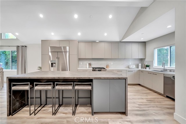 Detail Gallery Image 9 of 54 For 6743 Colgate Ave, Los Angeles,  CA 90048 - 4 Beds | 3/1 Baths