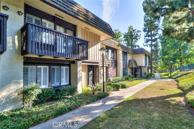 743 Smokewood Lane, San Dimas CA: https://media.crmls.org/medias/f075bd98-8b90-457c-b77a-dc9ede8ba83b.jpg
