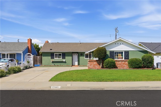 Detail Gallery Image 36 of 39 For 17441 Jefferson Ln, Huntington Beach,  CA 92647 - 3 Beds | 2 Baths