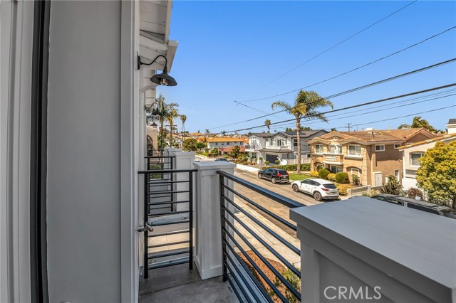 Detail Gallery Image 42 of 63 For 2304 Harriman Ln a,  Redondo Beach,  CA 90278 - 4 Beds | 3/1 Baths