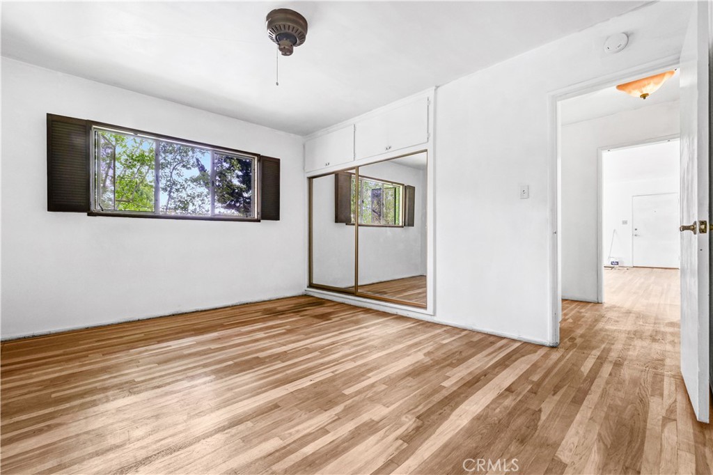 https://media.crmls.org/medias/f07752ae-b844-4047-ad81-ecc5481f7d62.jpg?preset=X-Large