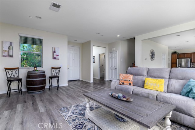 Detail Gallery Image 3 of 20 For 29426 Batters Box, Lake Elsinore,  CA 92530 - 4 Beds | 3 Baths