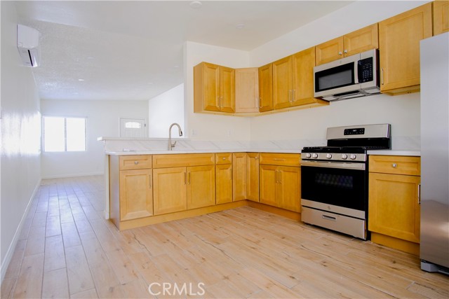 Detail Gallery Image 3 of 19 For 2509 Clark Ln a,  Redondo Beach,  CA 90278 - 2 Beds | 1 Baths