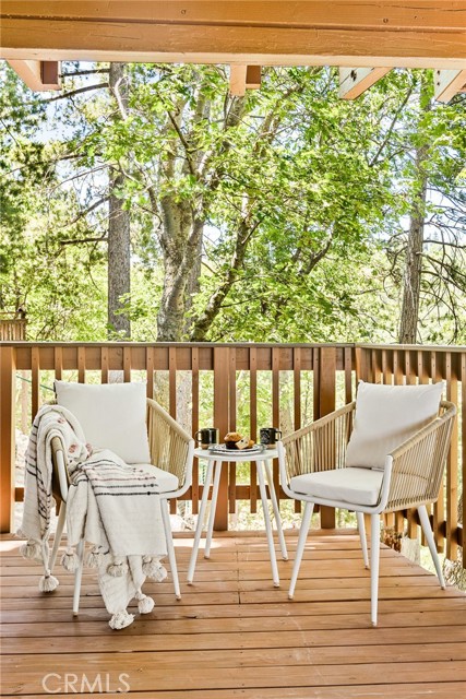 1296 Calgary Drive, Lake Arrowhead CA: https://media.crmls.org/medias/f07c6f9b-e3d3-407c-b013-bb4b4116c30b.jpg