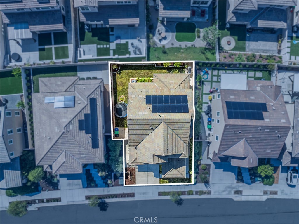 https://media.crmls.org/medias/f07d3a4c-14ac-42bb-a174-97944f8366cb.jpg?preset=X-Large