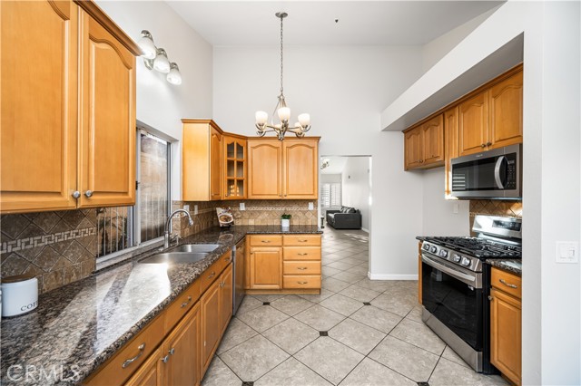 Detail Gallery Image 13 of 31 For 25635 Corsica, Yorba Linda,  CA 92887 - 4 Beds | 3 Baths