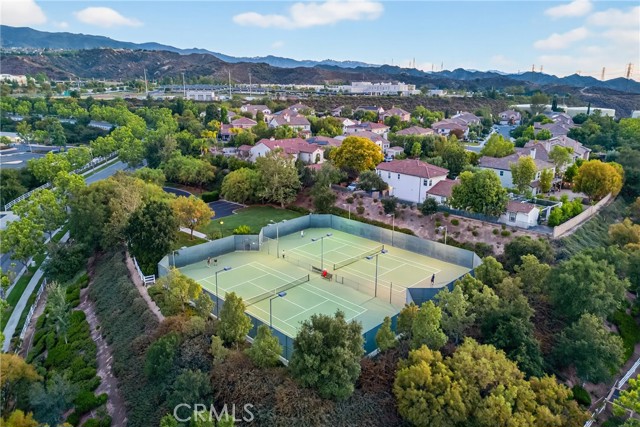 Detail Gallery Image 24 of 40 For 26812 Peppertree Dr, Valencia,  CA 91381 - 5 Beds | 3 Baths