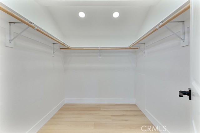 Detail Gallery Image 36 of 49 For 10900 Remmet Ave, Chatsworth,  CA 91311 - 5 Beds | 3 Baths