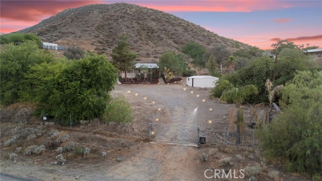 27255 Vista Avenue, Perris CA: https://media.crmls.org/medias/f07e9c4f-96bd-4d8d-b220-eca2140a6be1.jpg