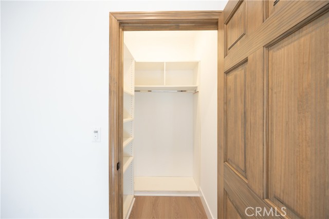 Detail Gallery Image 21 of 27 For 19617 Oxnard St, Tarzana,  CA 91356 - 3 Beds | 2 Baths