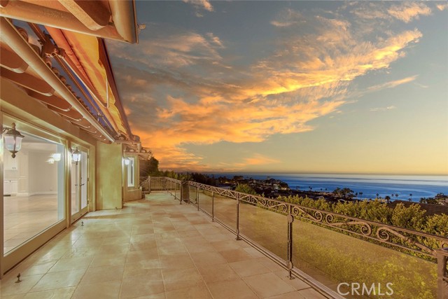 Detail Gallery Image 4 of 46 For 517 Emerald Bay, Laguna Beach,  CA 92651 - 4 Beds | 4 Baths