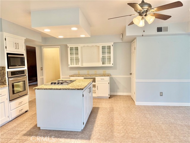 Detail Gallery Image 12 of 53 For 5561 Brighton Ct, Atwater,  CA 95301 - 3 Beds | 2/1 Baths