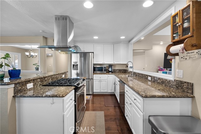 2252 Brentwood Avenue photo 1