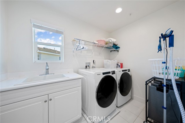 Detail Gallery Image 17 of 34 For 12938 Meridian Ct, Corona,  CA 92880 - 4 Beds | 3/1 Baths