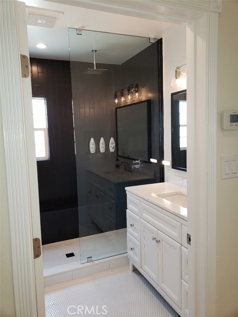 7519 La Salle Avenue, Los Angeles CA: https://media.crmls.org/medias/f082b06a-851f-433a-9c5b-2ee69d755a8c.jpg