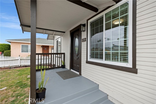 Detail Gallery Image 3 of 23 For 29 W Zane St, Long Beach,  CA 90805 - 3 Beds | 1 Baths