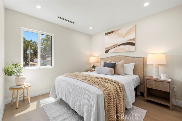 23701 Sylvan Street, Woodland Hills CA: https://media.crmls.org/medias/f0843201-38b2-4337-aea6-6f52322b665f.jpg