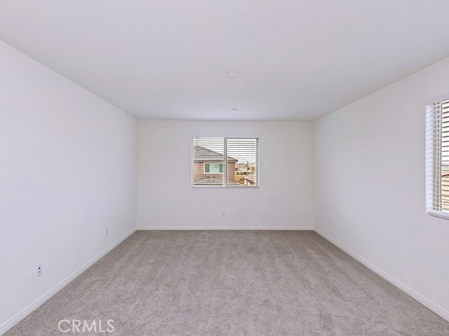 https://media.crmls.org/medias/f0855b63-a0d4-4f04-9000-6e01fbc2e29b.jpg?preset=X-Large
