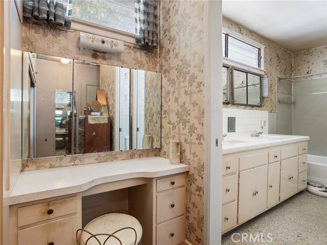 Detail Gallery Image 25 of 40 For 13607 Huston St, Sherman Oaks,  CA 91423 - 3 Beds | 2 Baths