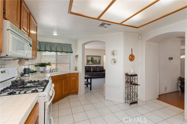 1227 Esteban Torres Drive, South El Monte CA: https://media.crmls.org/medias/f0857805-c387-467a-a4e4-f30122d54681.jpg