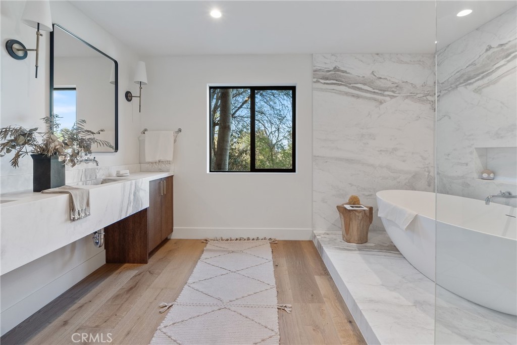 3250 Coldwater Canyon AvenueStudio City img 5