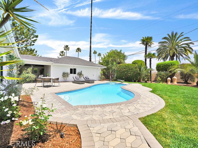 3212 Sunnywood Drive, Fullerton CA: https://media.crmls.org/medias/f085d8d7-22eb-4465-a6fe-284e63a9f8ea.jpg