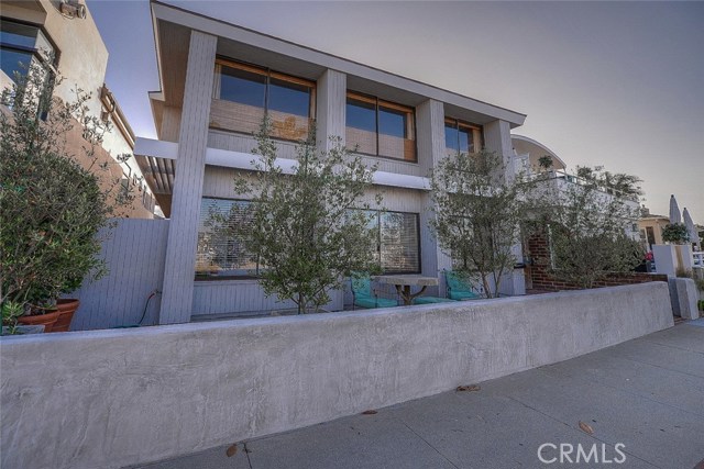 2137 Channel Road, Newport Beach CA: https://media.crmls.org/medias/f086f754-12cf-4bca-9089-f942c1cb29ab.jpg