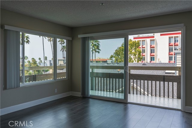 Detail Gallery Image 6 of 34 For 230 S Catalina Ave #303,  Redondo Beach,  CA 90277 - 2 Beds | 2 Baths