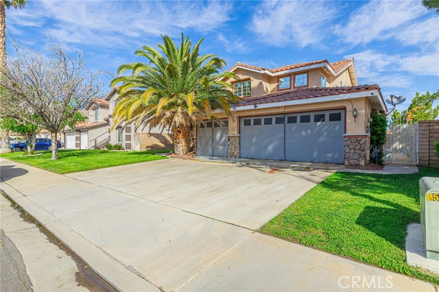 Detail Gallery Image 1 of 23 For 3241 Abbey Ln, Palmdale,  CA 93551 - 3 Beds | 2 Baths