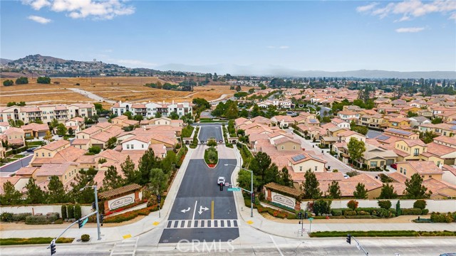 Detail Gallery Image 33 of 37 For 220 Buena Vida Dr #301,  Brea,  CA 92823 - 3 Beds | 2 Baths