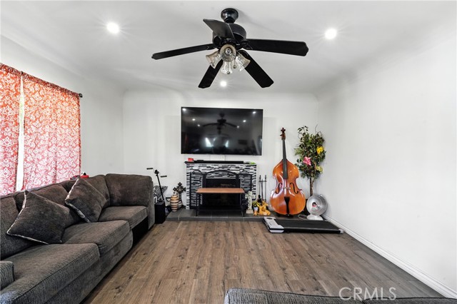 6178 Roy Street, Los Angeles CA: https://media.crmls.org/medias/f08853ac-e68f-4e93-8da2-c18f30890f00.jpg