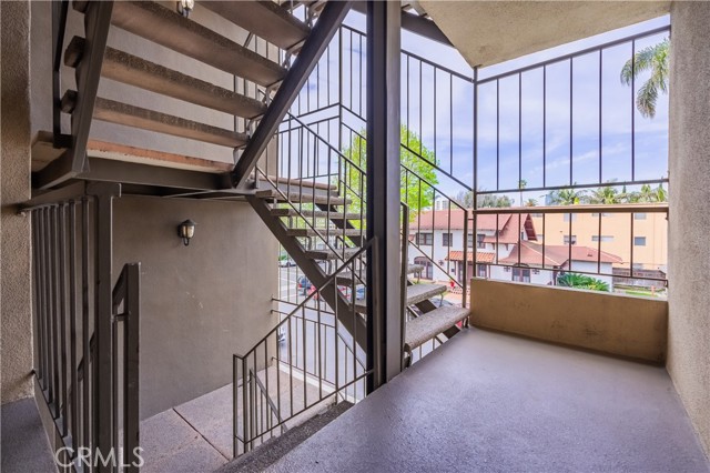 Detail Gallery Image 29 of 46 For 100 Hermosa Ave 2c,  Long Beach,  CA 90802 - 2 Beds | 2 Baths