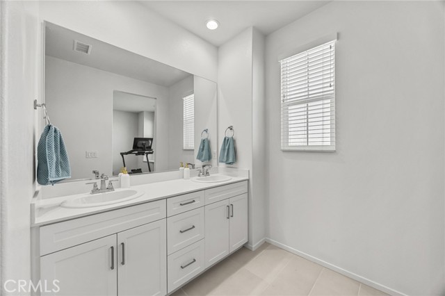 Detail Gallery Image 20 of 39 For 16025 Main St, Chino,  CA 91708 - 3 Beds | 2/1 Baths