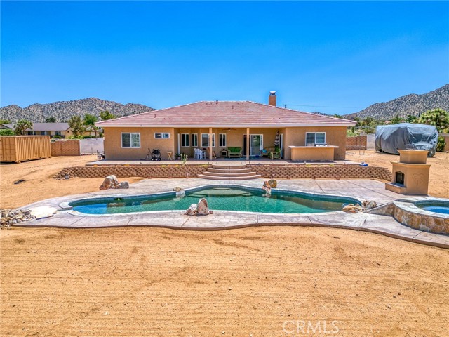 Detail Gallery Image 5 of 74 For 58598 Santa Maria Dr, Yucca Valley,  CA 92284 - 4 Beds | 3 Baths