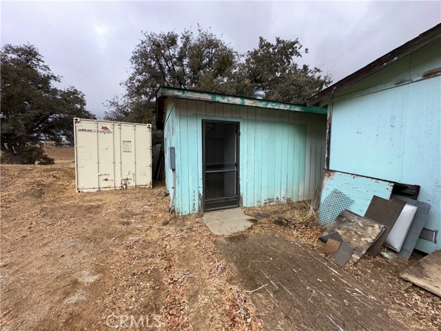 19645 Water Canyon Road, Tehachapi CA: https://media.crmls.org/medias/f0892e4f-a994-4b98-ad0c-ebe1aa1e510f.jpg