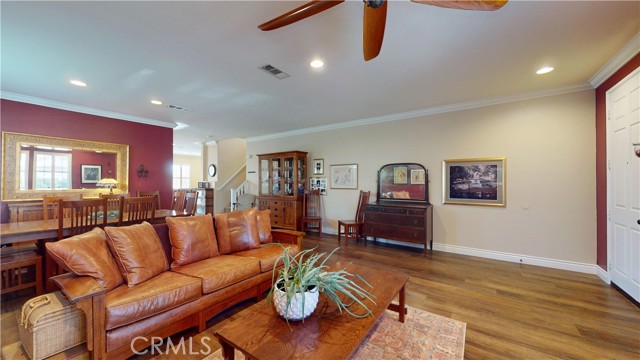 Detail Gallery Image 4 of 55 For 29626 Castlebury Pl, Castaic,  CA 91384 - 5 Beds | 3 Baths