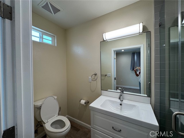 434 N Beachwood Drive, Burbank CA: https://media.crmls.org/medias/f08a65ec-4851-418b-ac46-416700743b37.jpg