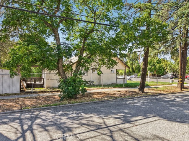 182 N 4 Street, Banning CA: https://media.crmls.org/medias/f08a8614-05bd-4462-ba2d-68fe687b5260.jpg