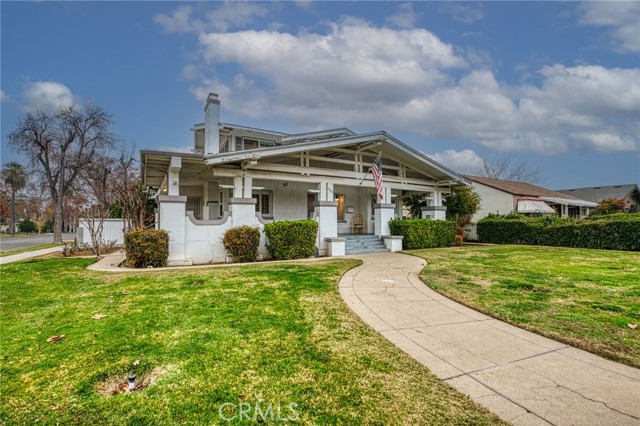 Detail Gallery Image 4 of 50 For 3303 E Mono Ave, Fresno,  CA 93702 - 4 Beds | 2 Baths