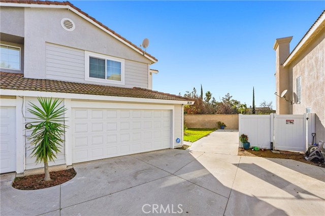 Detail Gallery Image 2 of 60 For 7639 Hillhurst, Riverside,  CA 92508 - 3 Beds | 2/1 Baths