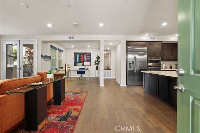 Detail Gallery Image 5 of 46 For 223 Carlow, Irvine,  CA 92618 - 1 Beds | 1/1 Baths