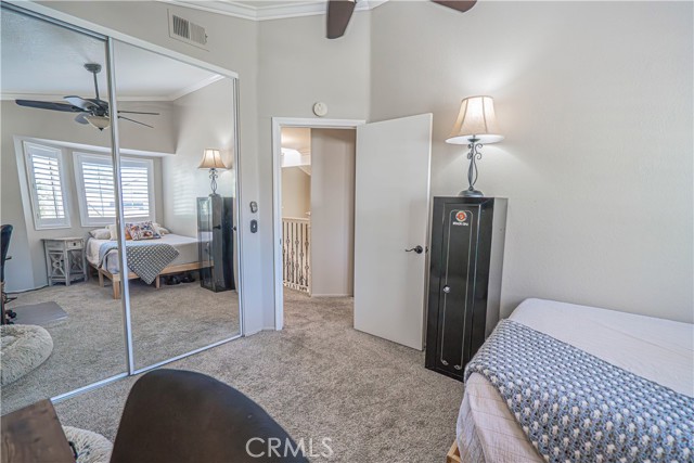 Detail Gallery Image 38 of 65 For 20019 Nutcracker Ct, Canyon Country,  CA 91351 - 4 Beds | 2/1 Baths