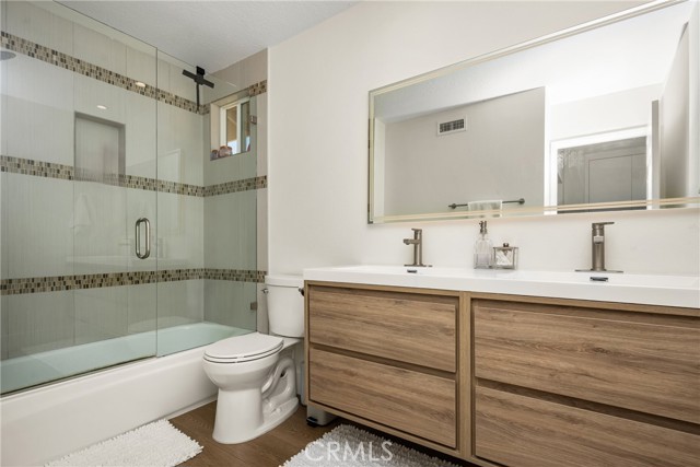 5 Bergamo, Irvine CA: https://media.crmls.org/medias/f08b56d4-c813-4473-9702-de36aa00687e.jpg