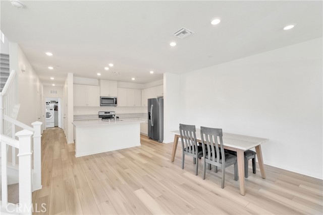4009 E Coronado Privado, Ontario CA: https://media.crmls.org/medias/f08b5e69-431a-46ac-9cff-3b44f4f90a9f.jpg