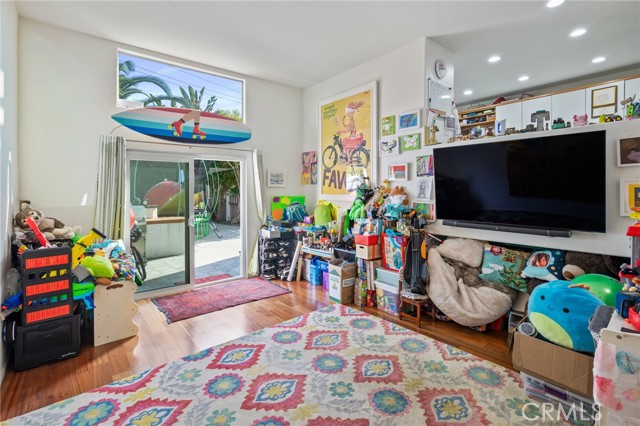 Detail Gallery Image 11 of 27 For 867 Aubrey Ct #3,  Hermosa Beach,  CA 90254 - 3 Beds | 3/1 Baths