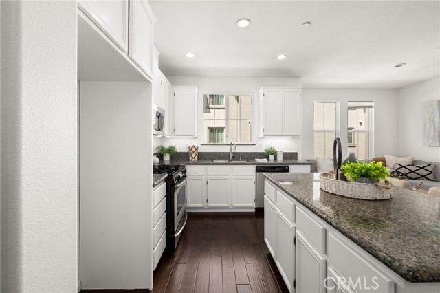 Detail Gallery Image 16 of 49 For 68 Webber Way, Buena Park,  CA 90621 - 3 Beds | 2/1 Baths