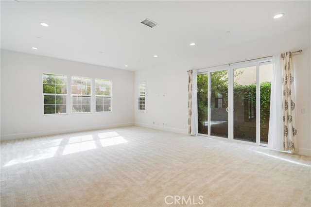 Detail Gallery Image 7 of 40 For 214 Parkwood, Irvine,  CA 92620 - 5 Beds | 5/1 Baths