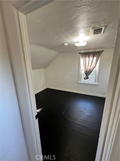 Detail Gallery Image 17 of 26 For 3332 2nd St, Riverside,  CA 92501 - 3 Beds | 1/1 Baths